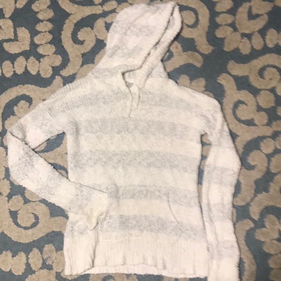 Sweater - Picture 1 of 2